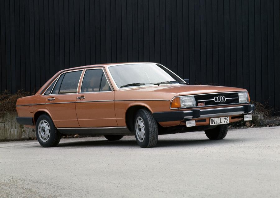  Audi 100 5E (C2) 1977 года  (фото 1 из 2)